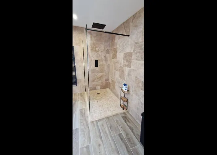 Апартаменты House For 4 To 6 Peoplec *