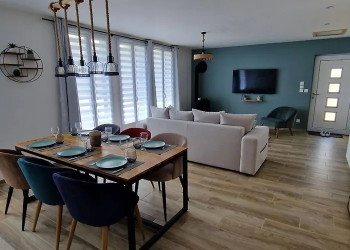 Апартаменты House For 4 To 6 Peoplec *